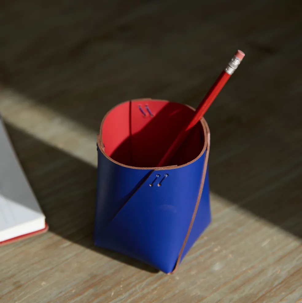 Outlet Cuero Two Tone Pencil Pot Blue & Red Desk Accessories | Gifts Under £50